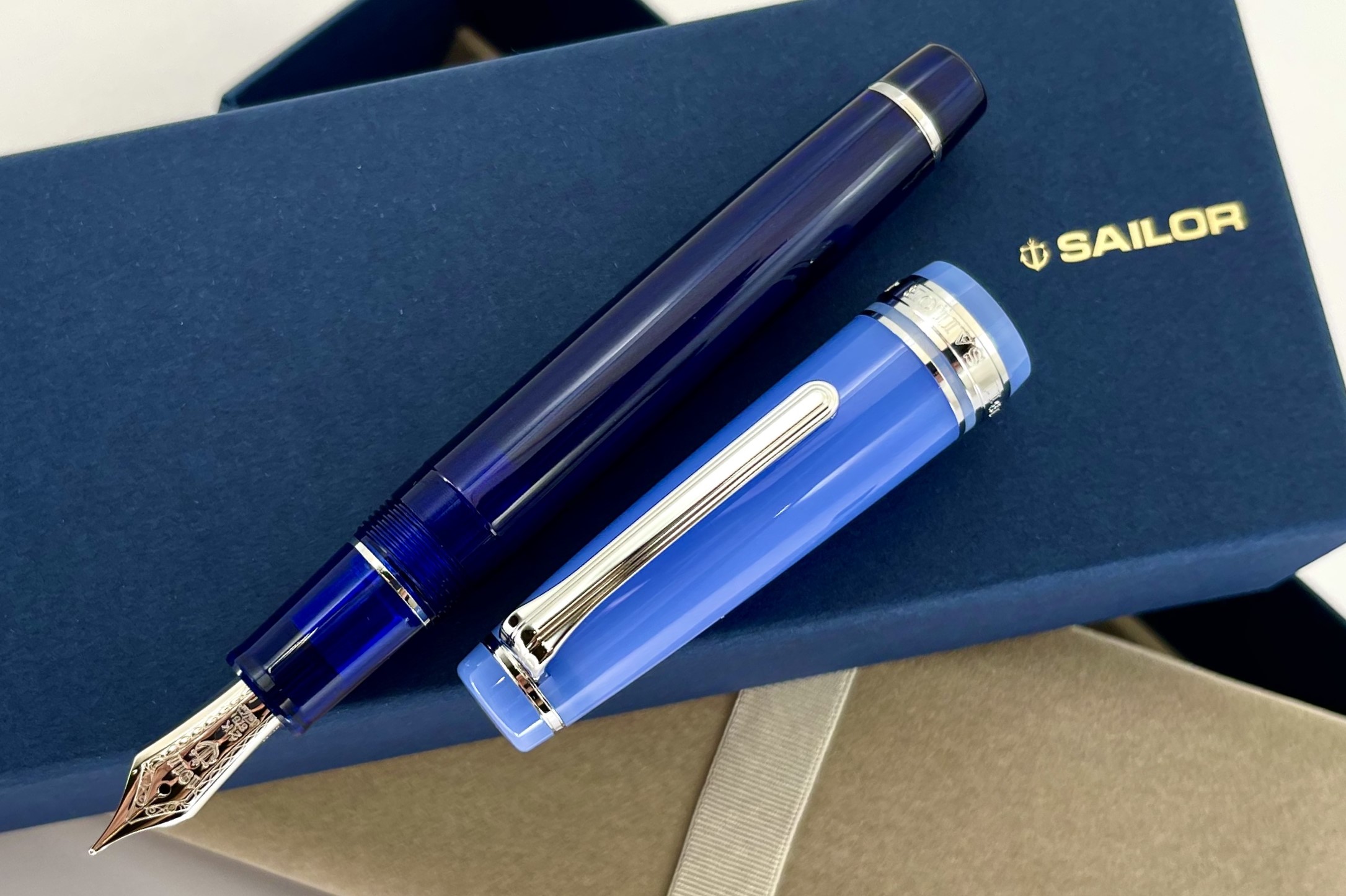 SailorSpecialEditionProfessionalGearTeaTimeFikaCupAndSaucerFountainPen_E
